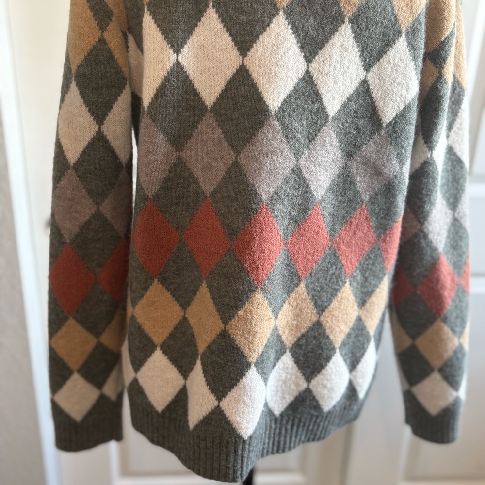 Argyle Patterned V-Neck Sweater - image 5